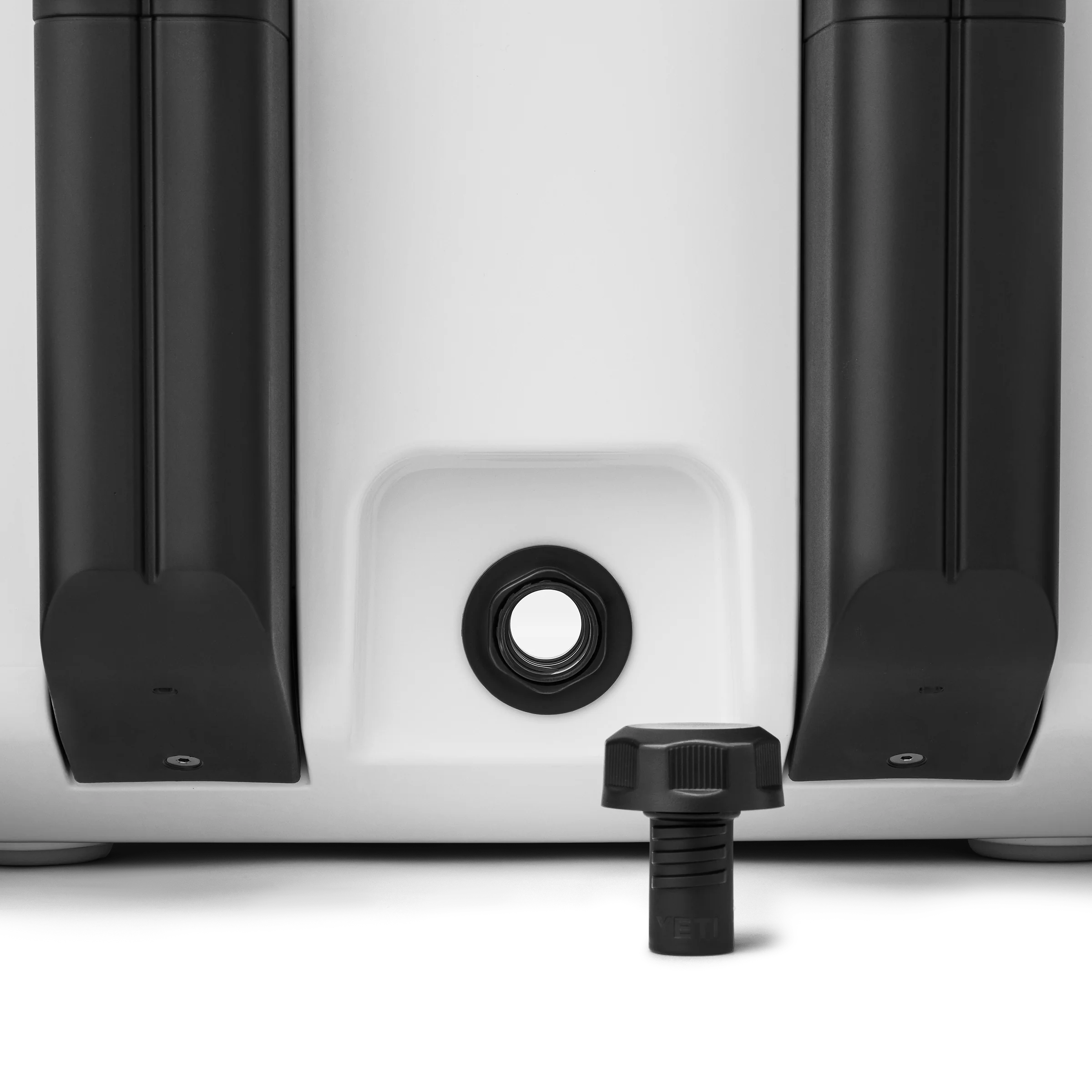 RoadieĀ® 32 Wheeled Cool Box - Image 9